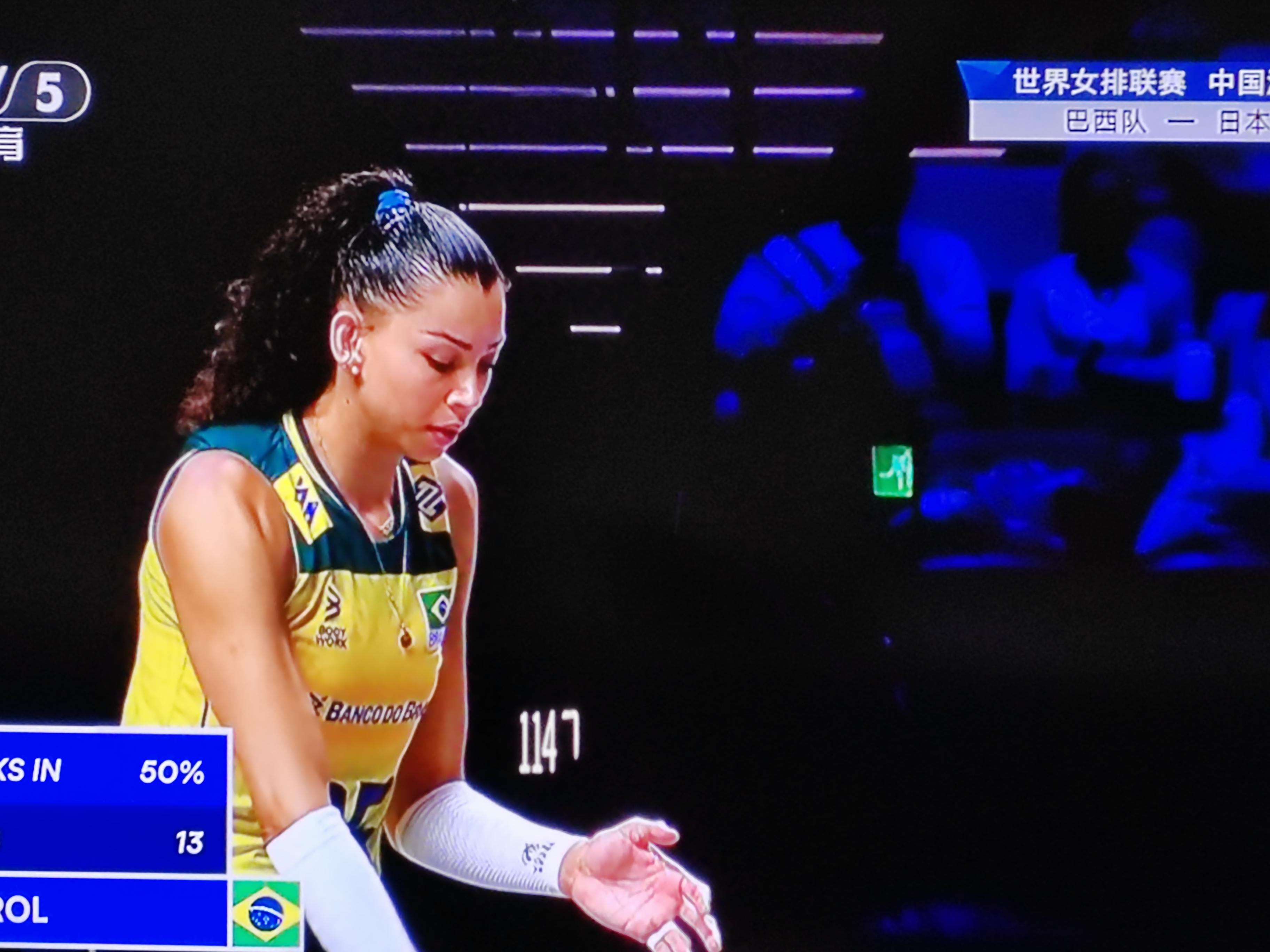 巴西选手在排球比赛中发挥稳定 巴西选手在排球比赛中发挥稳定