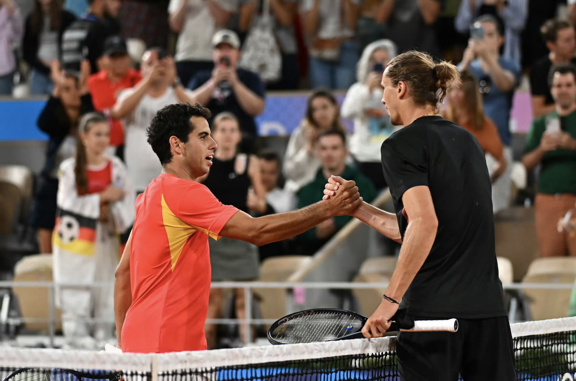 德国网球队爆冷日本网球队，兹维列夫送出助攻