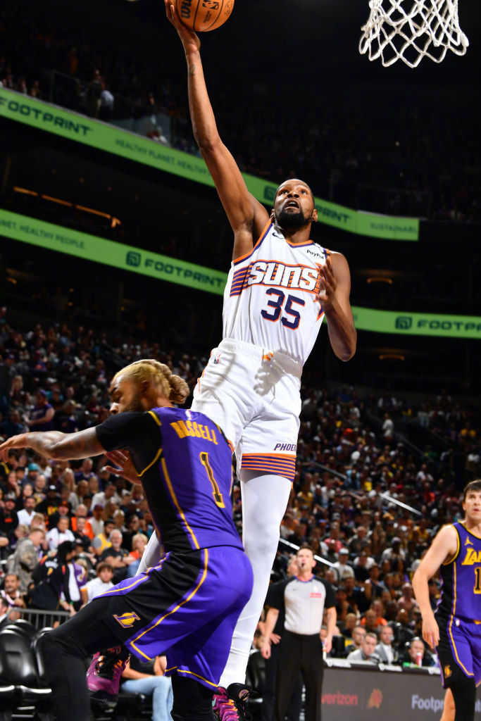 福建队完胜太阳，詹姆斯点燃赛场