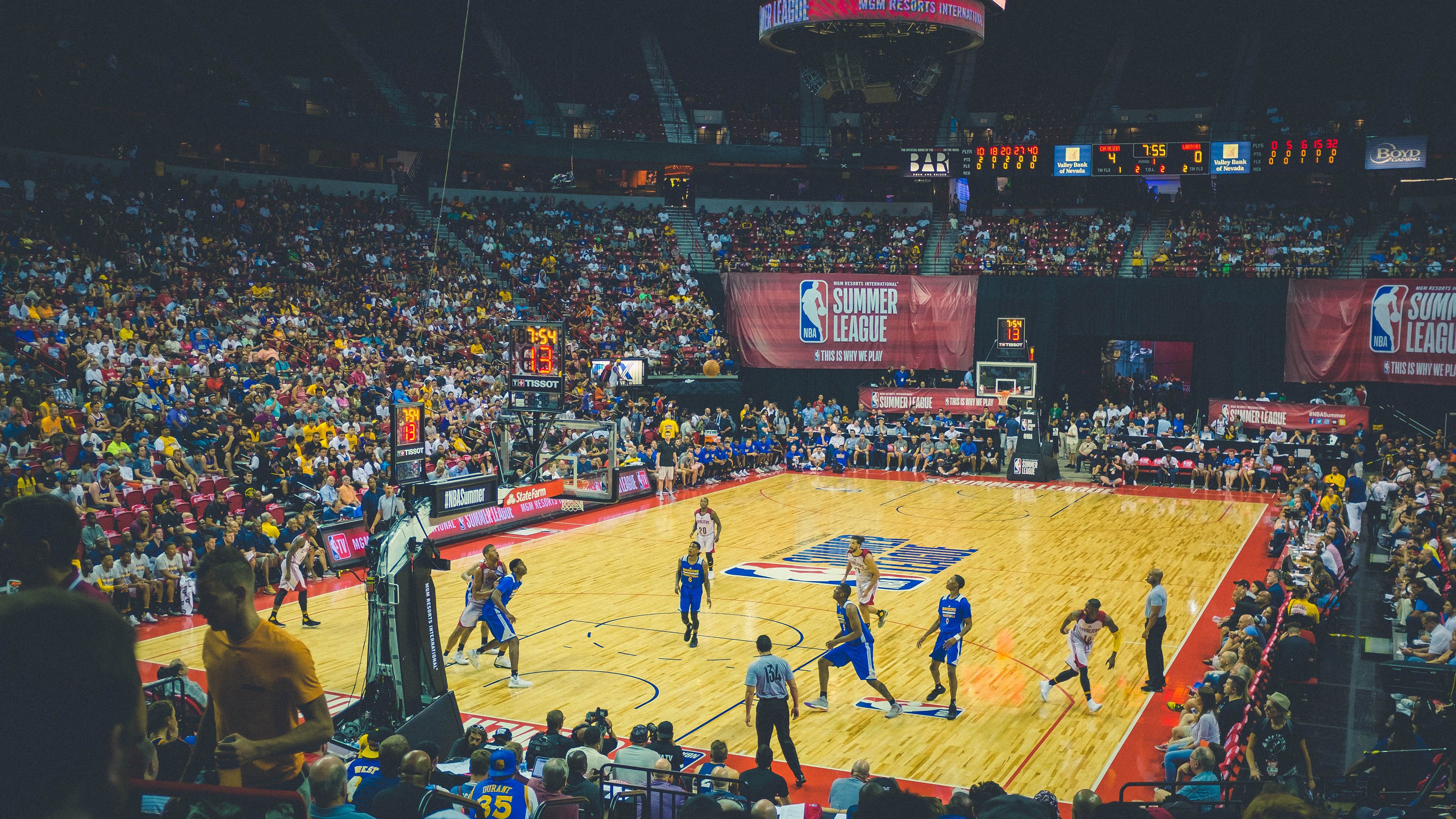 米切尔关键时刻站出来，老鹰终结山西队