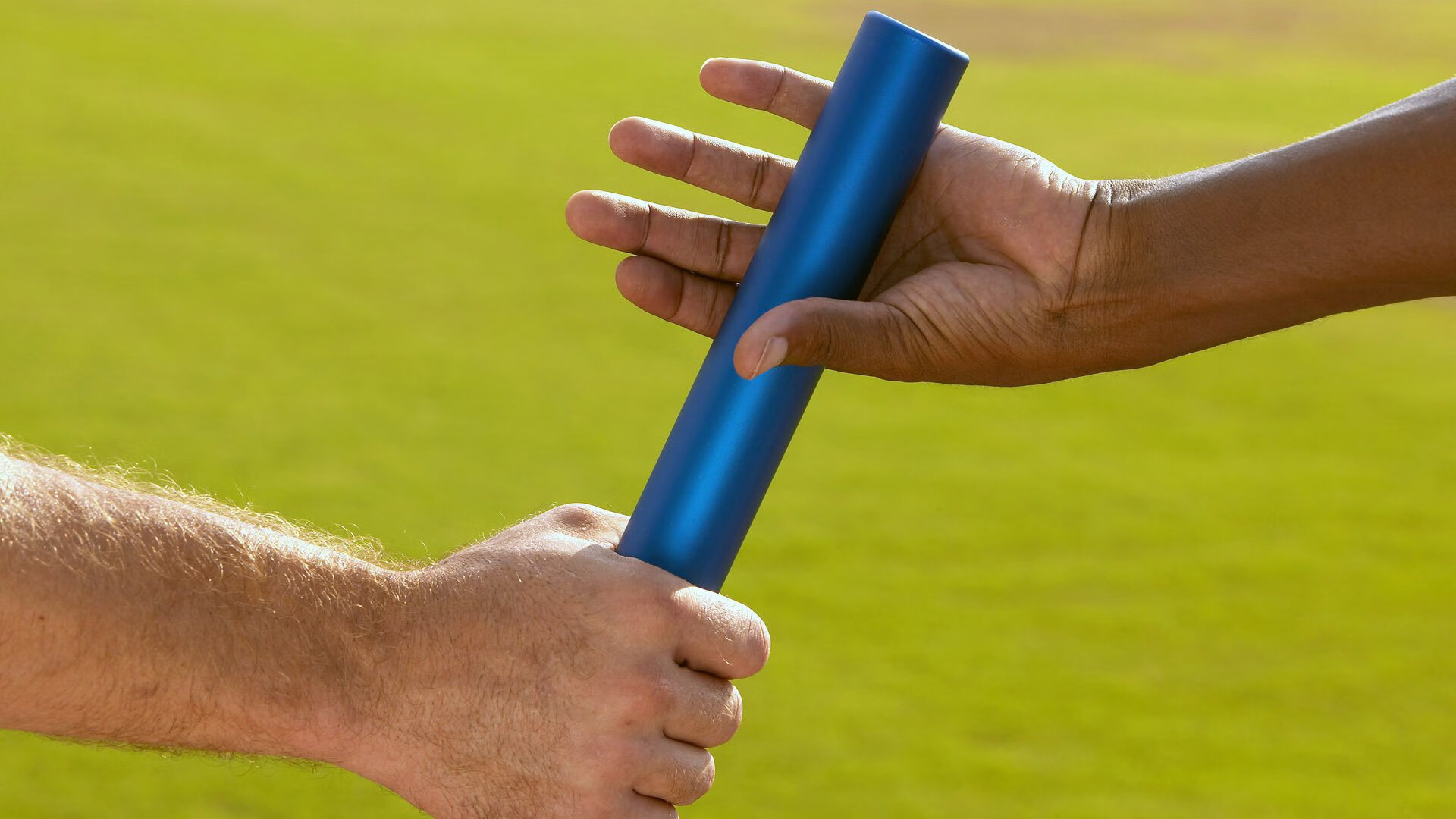 赛道上的逆袭，雷诺车队力克法拉利，周冠宇统治全场